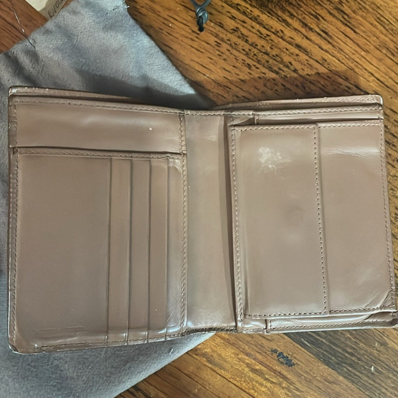 Bottega Veneta Bifold Leather Wallet. Comes with dustbag.