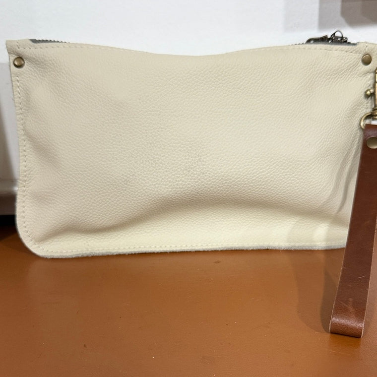 Stitch & Rivet Cream Pebble Leather Zipper Clutch Wristlet