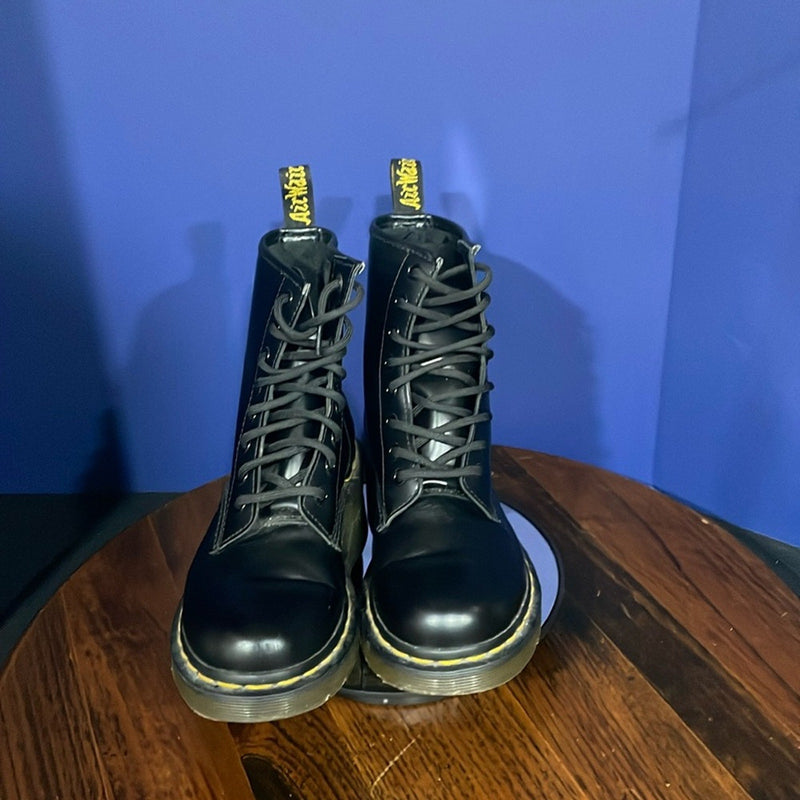 Dr. Martens Black 1460 Smooth Leather Boots  Size 6L