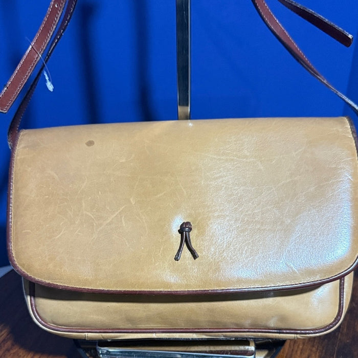 BALLY Cream Tan Grain Leather Cross Body Handbag