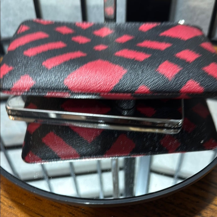 CORNER ZIP WRISTLET WITH WILD PLAID PRINT (COACH F23715)