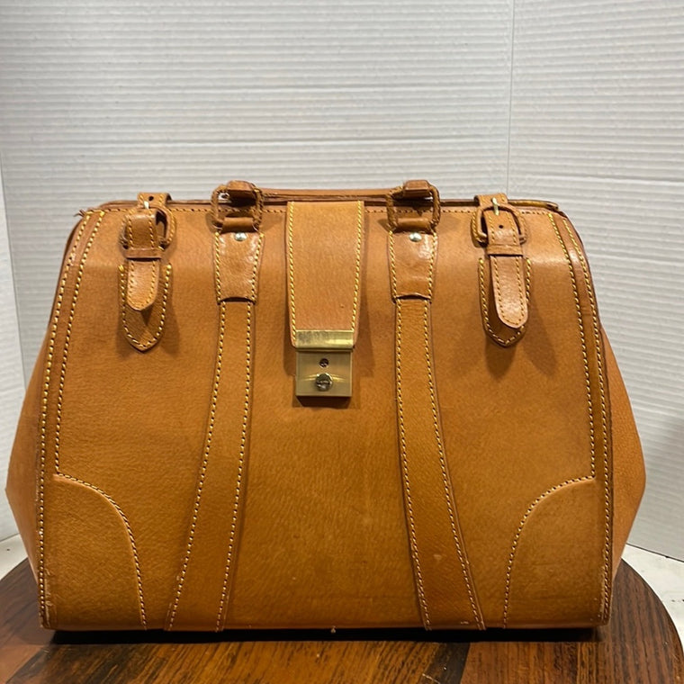 Vintage Doctor Bag Duffle In Beautiful Golden Tan Leather With Brass Lock lLatch