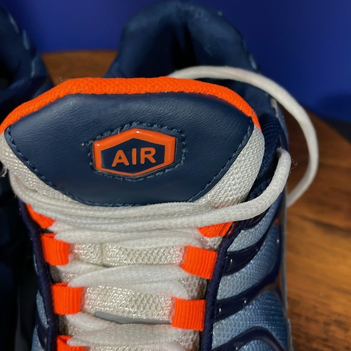 Woman’s Air running shoes EUC