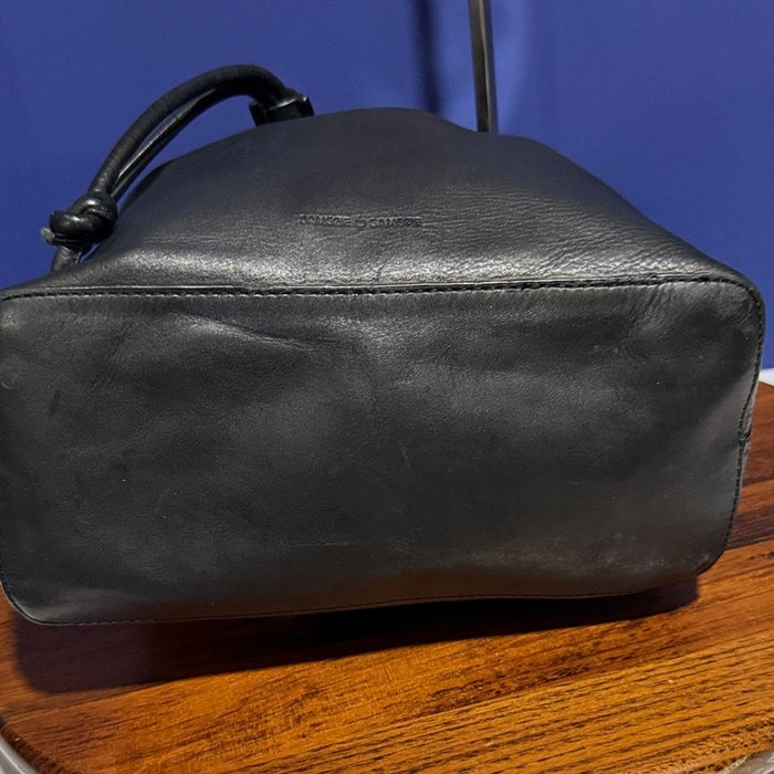 SAMSOE Black Leather Shoulder Bag