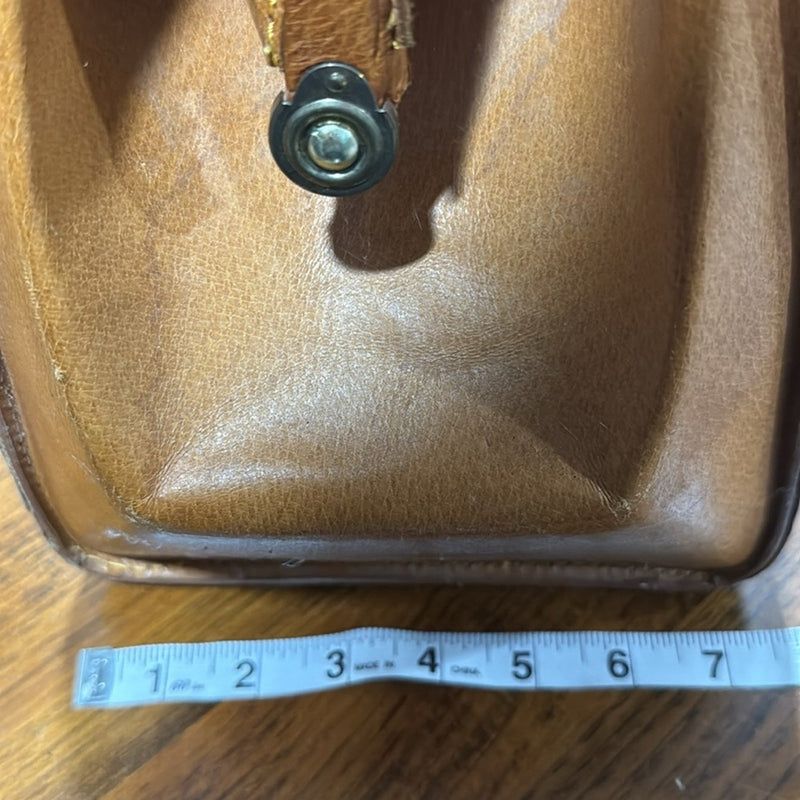 Vintage Doctor Bag Duffle In Beautiful Golden Tan Leather With Brass Lock lLatch