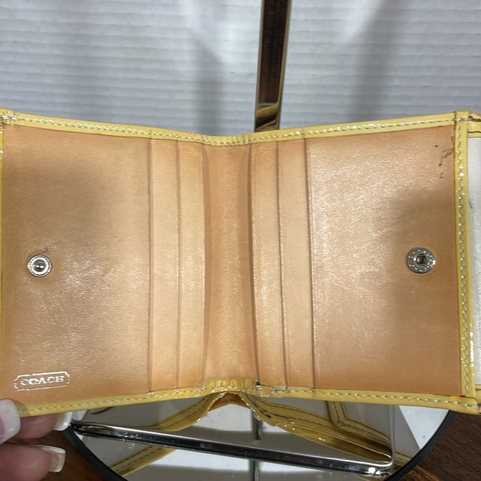 Coach Womens Wallet Bifold Button Shut Small Off White Yellow Leather #0817