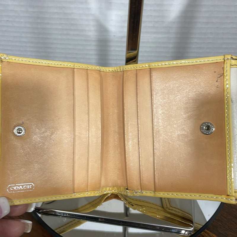 Coach Womens Wallet Bifold Button Shut Small Off White Yellow Leather #0817