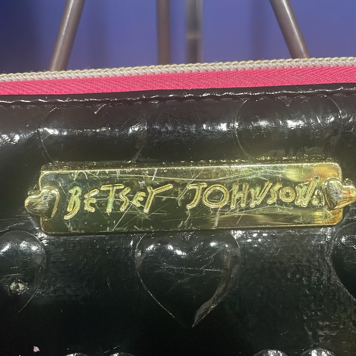Betsey Johnson Black Pink Puffy Hearts Zip Around Wallet.