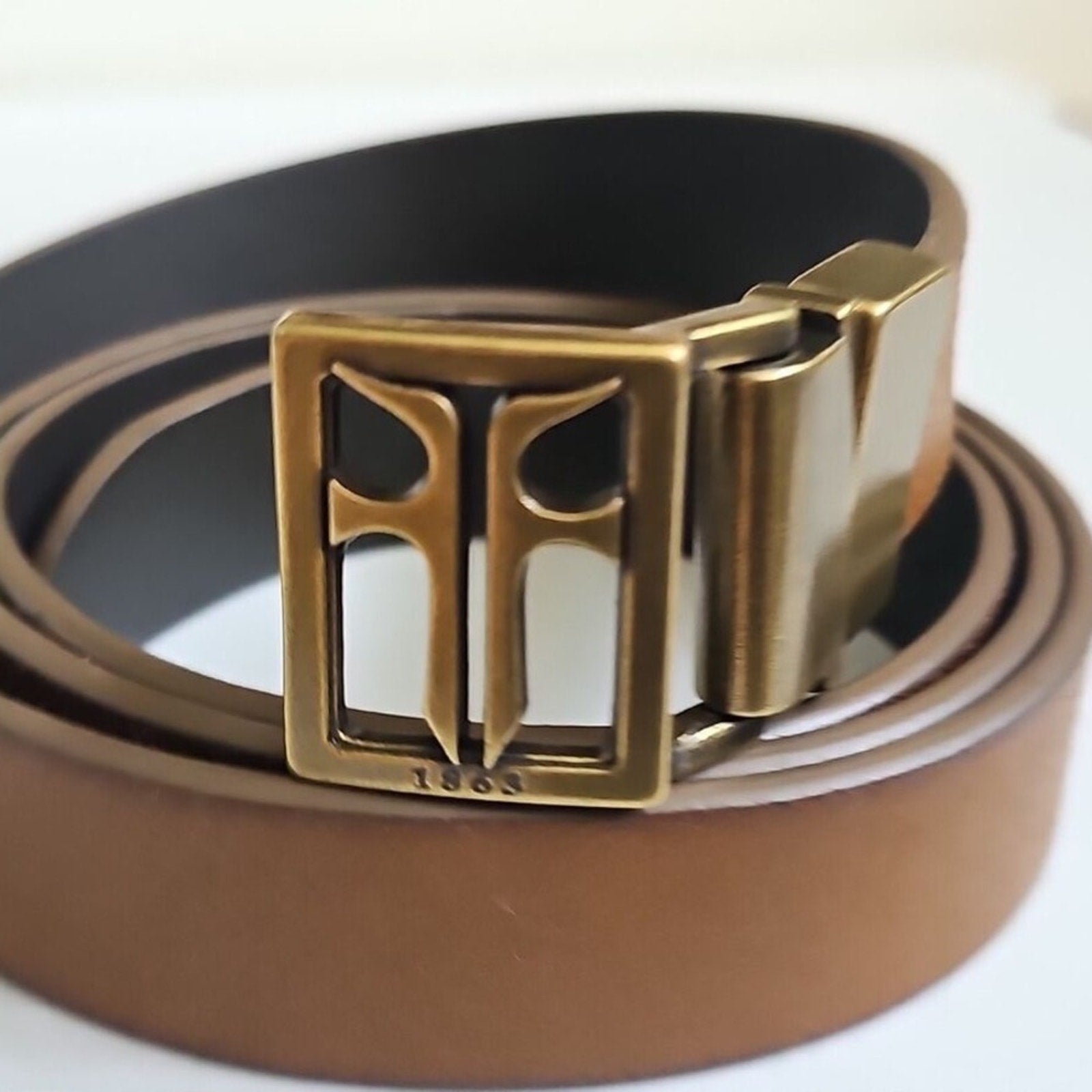 FRYE Metal LOGO Buckle Brown Leather Reversible Belt Women’s DC859C Small