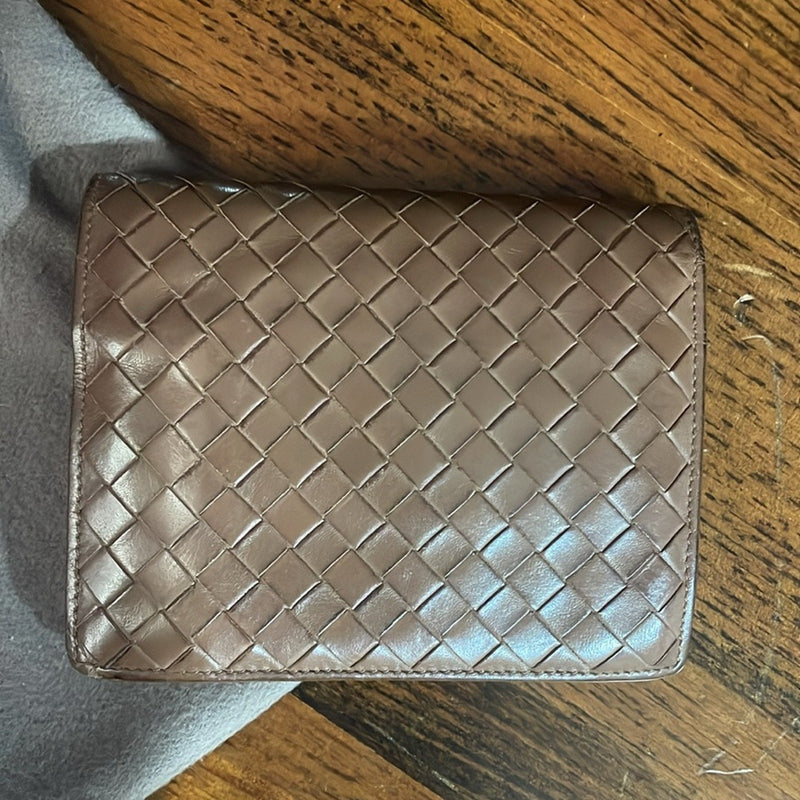 Bottega Veneta Bifold Leather Wallet. Comes with dustbag.