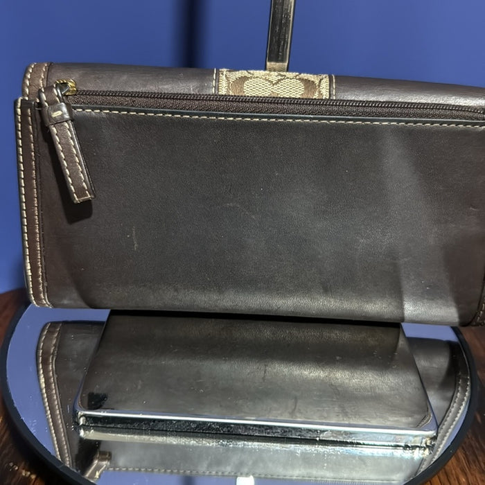 Coach B Leather Legacy Hampton SignatureI C Trifold Wallet & Checkbook Holder