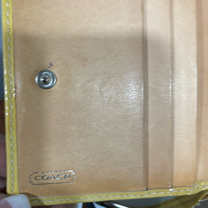 Coach Womens Wallet Bifold Button Shut Small Off White Yellow Leather #0817