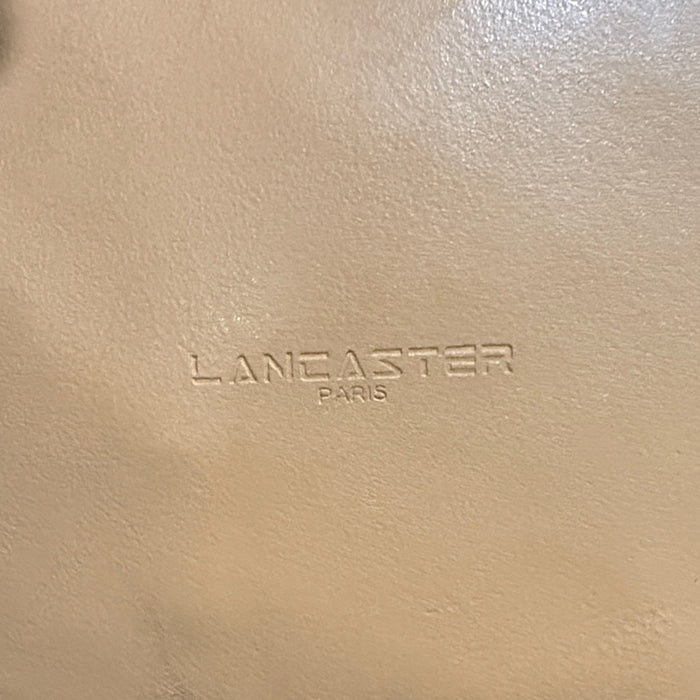 Lancaster Paris Tan Smooth Handbag
Purse with shoulder strap