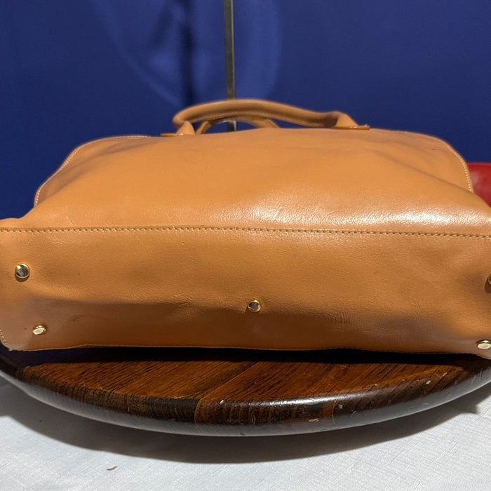 Lancaster Paris Tan Smooth Handbag
Purse with shoulder strap