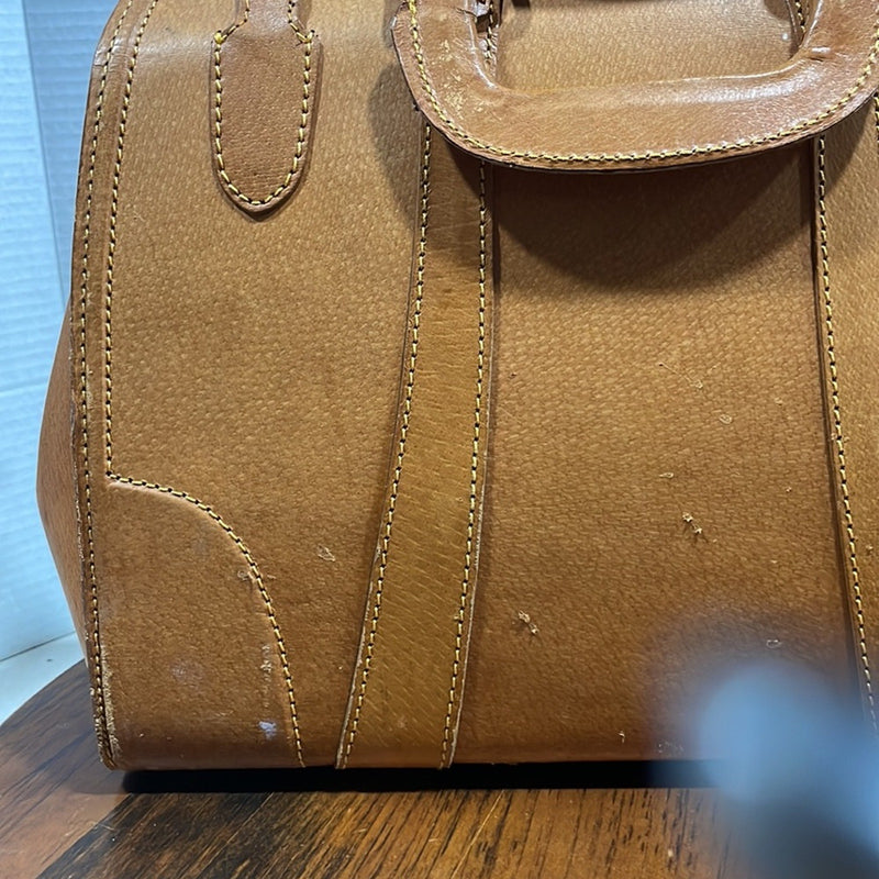 Vintage Doctor Bag Duffle In Beautiful Golden Tan Leather With Brass Lock lLatch