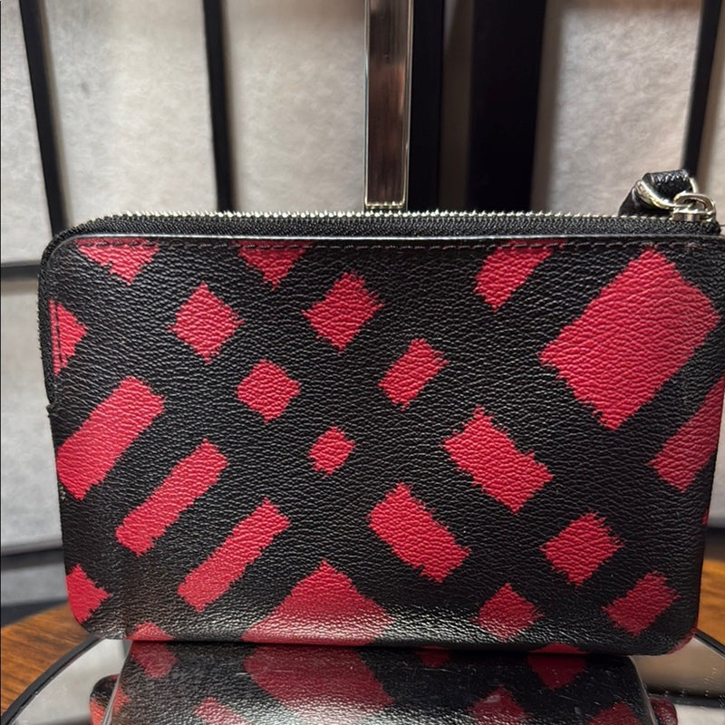 CORNER ZIP WRISTLET WITH WILD PLAID PRINT (COACH F23715)