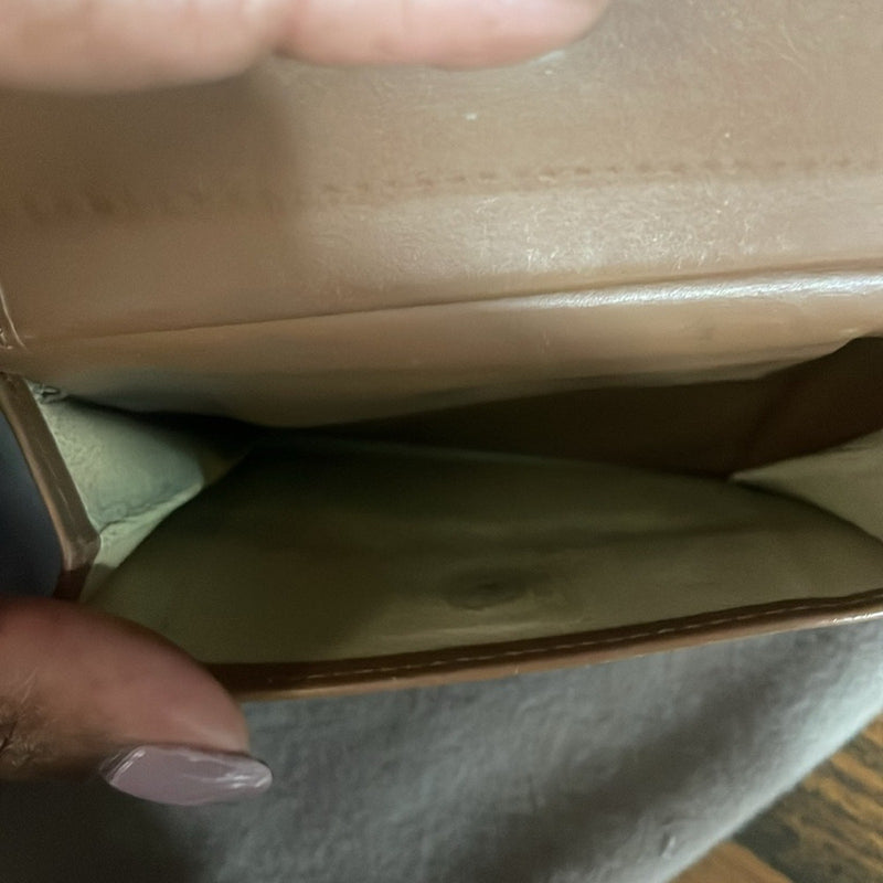 Bottega Veneta Bifold Leather Wallet. Comes with dustbag.