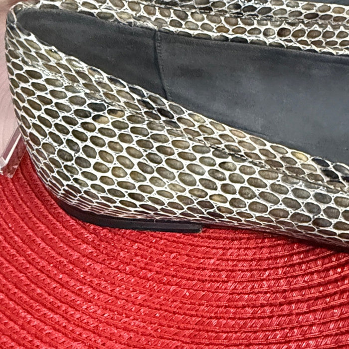 Stuart Weitzman Size 8.5 Tulip Bow Snake Skin Print Ballet Flats