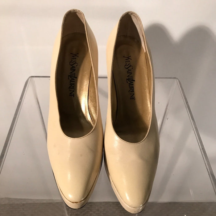 Yves Saint Laurent Pumps