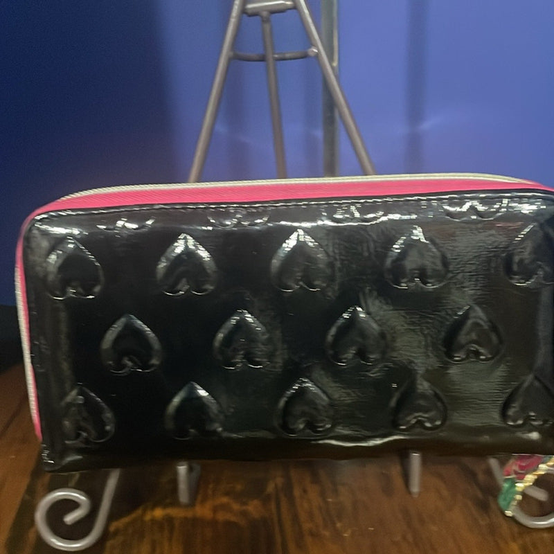 Betsey Johnson Black Pink Puffy Hearts Zip Around Wallet.