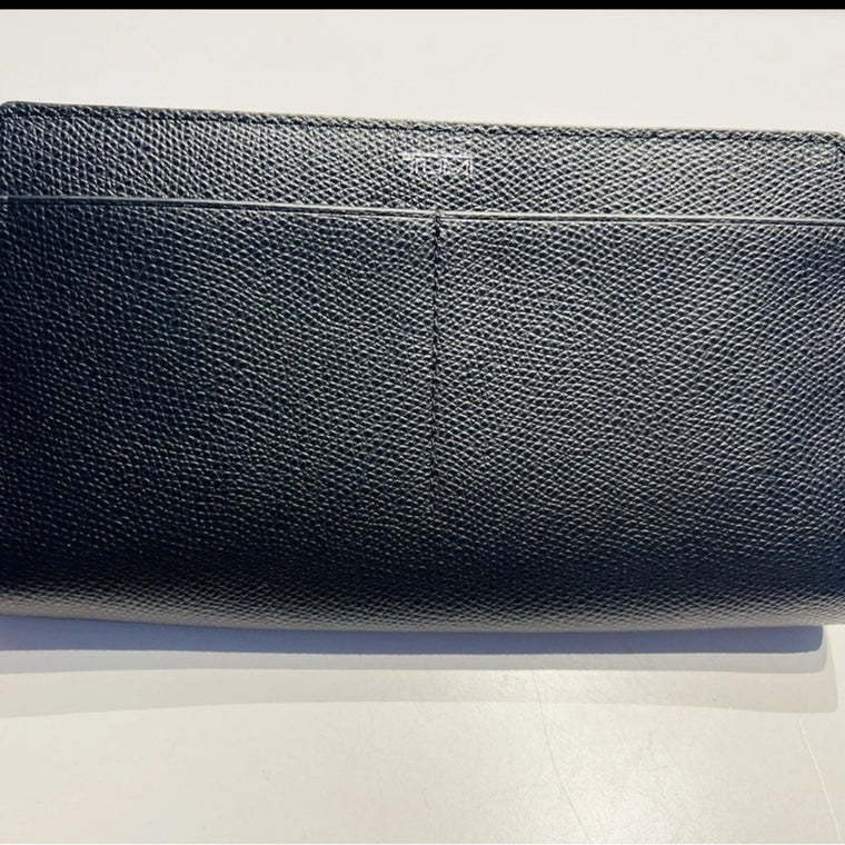 Tumi Black Leather Large Zip Wallet Organizer