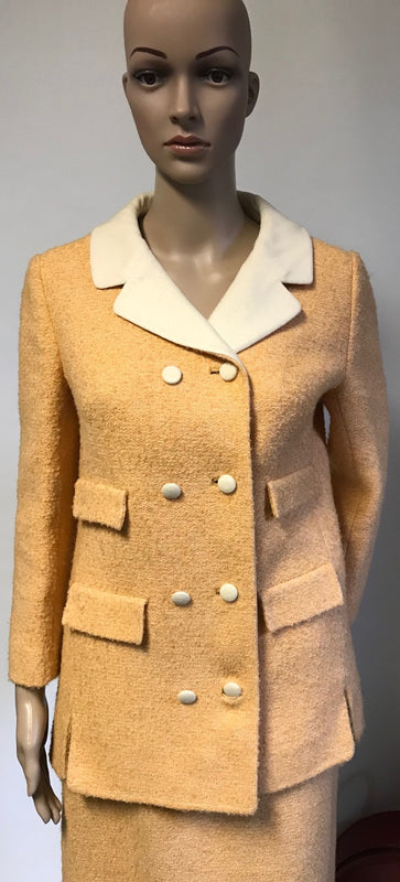 1960s Jackie O Mod Style Butter Yellow Knubby Knit 2 Piece Skirt Suit