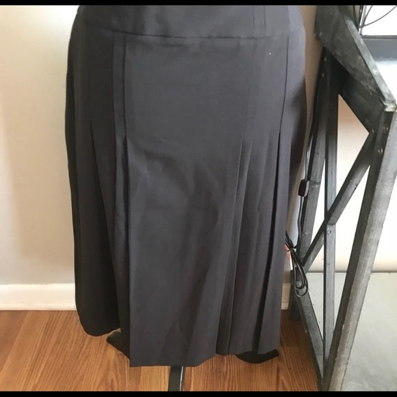 Adrienne Vittadini charcoal gray  pleated skirt