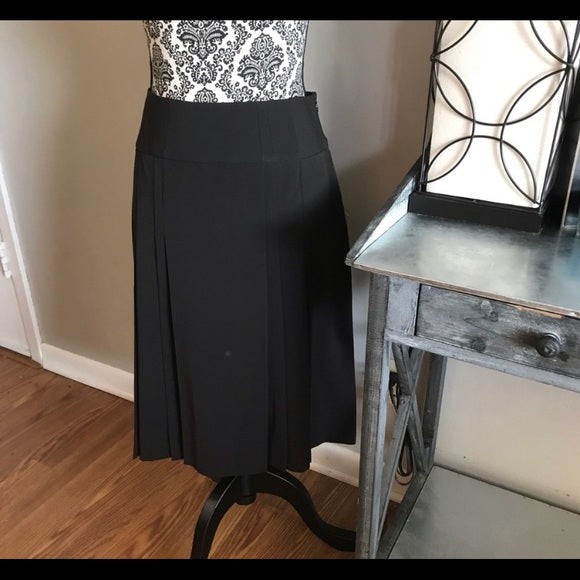 Adrienne Vittadini charcoal gray  pleated skirt