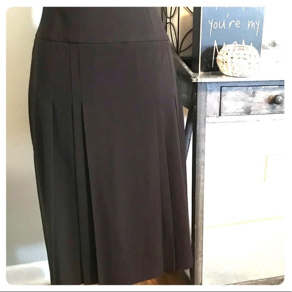 Adrienne Vittadini charcoal gray  pleated skirt