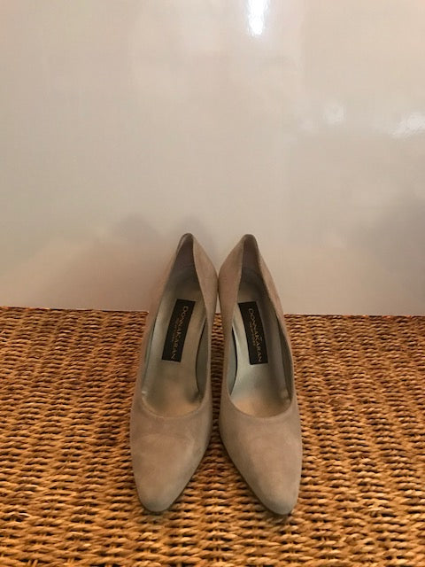Beautiful Pale Gray Suede Donna Karan pumps Classic Heels