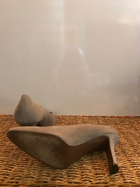 Beautiful Pale Gray Suede Donna Karan pumps Classic Heels