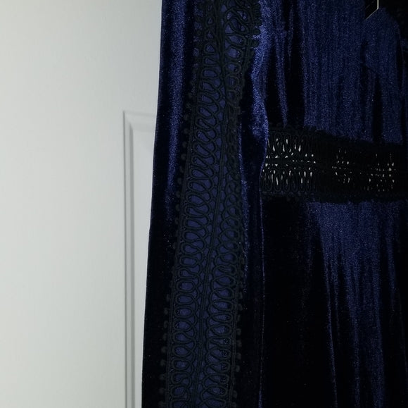 Romeo and Juliet Crochet Trim Velvet Dress size 4
