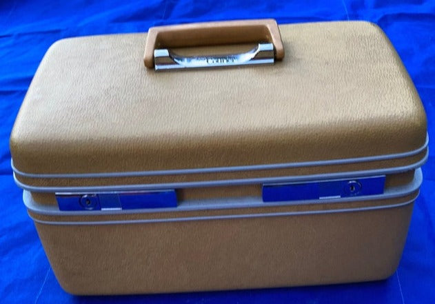 Sears/Samsonite Courier Train Case Hard Luggage Makeup Train Case