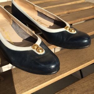 Vintage Ferragamo Navy Blue Flats Shoe Size 7.5