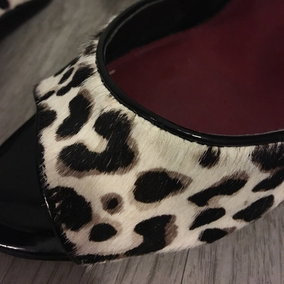 White House Black Market  Leopard pumps