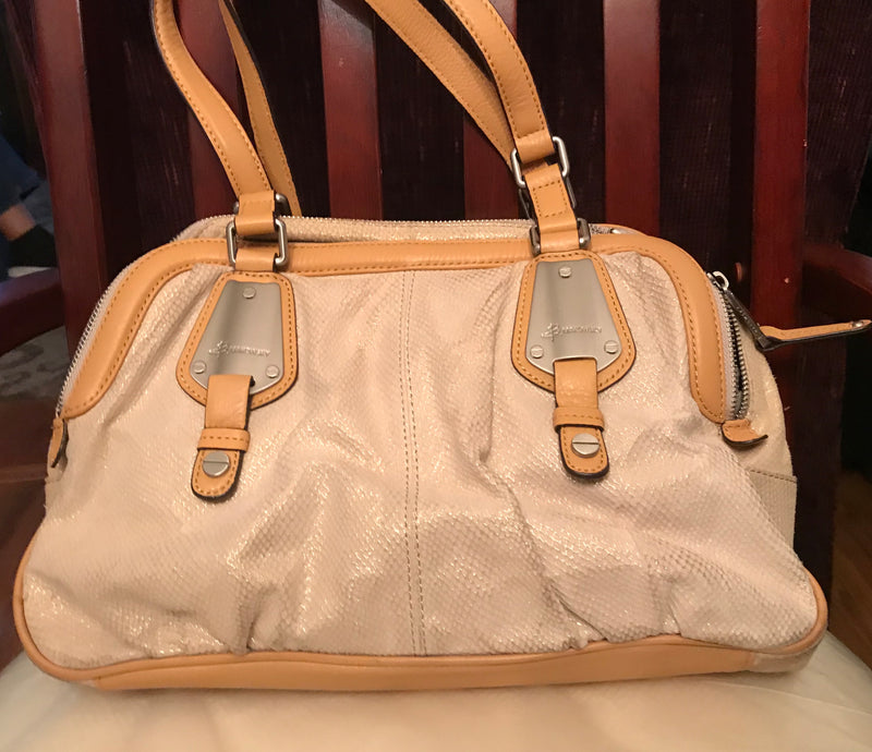 B. MAKOWSKY large champagne color textured leather shoulder bag purse