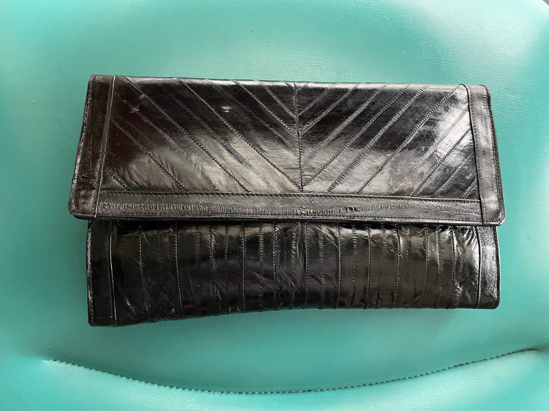 Eel skin black shoulder bag. Vintage eel skin leather clutch. 1980-th shoulder bag