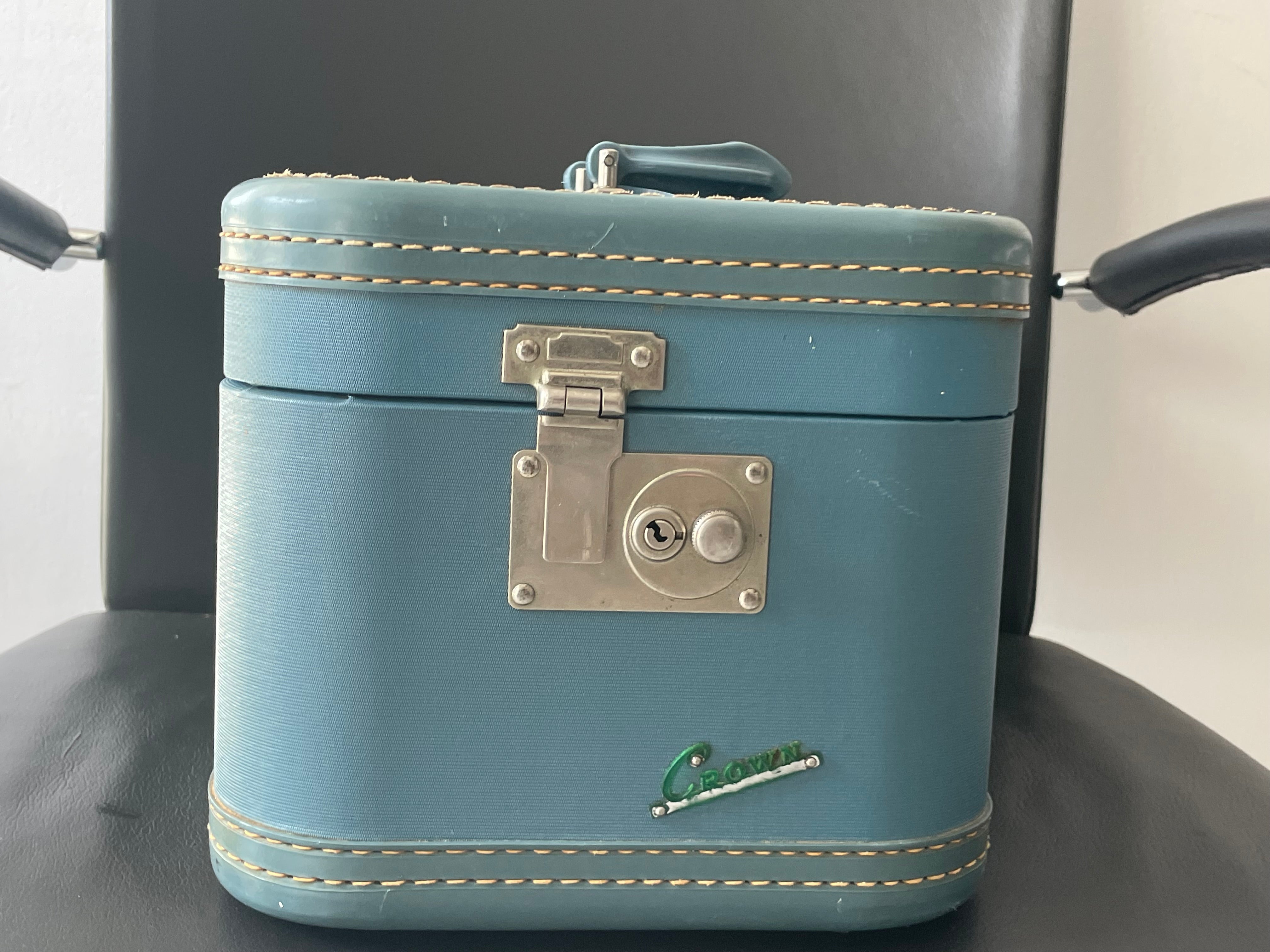 RARE Vintage La Parisienne By Crown Luggage 14 Blue Train Box 1940s Side Open