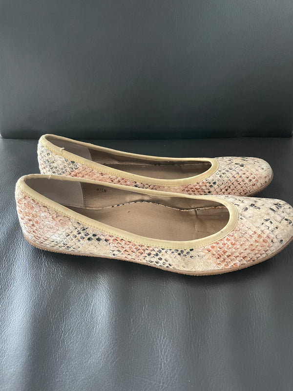 Vaneli Caycee flats. tan snake print
