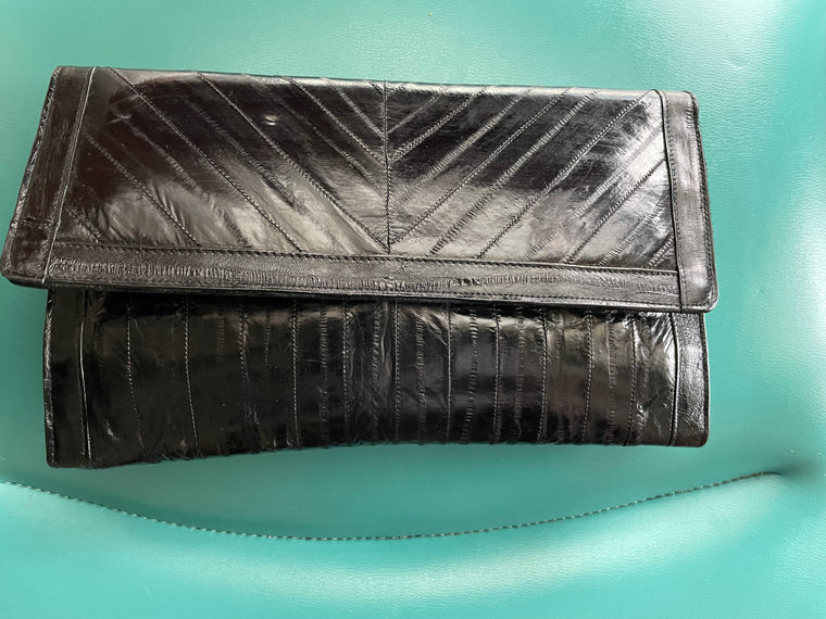 Eel skin black shoulder bag. Vintage eel skin leather clutch. 1980-th shoulder bag