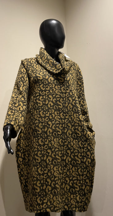 VASNA Made in Italy Leopard Print Sweater Dress Gray and Tan NWT Size m