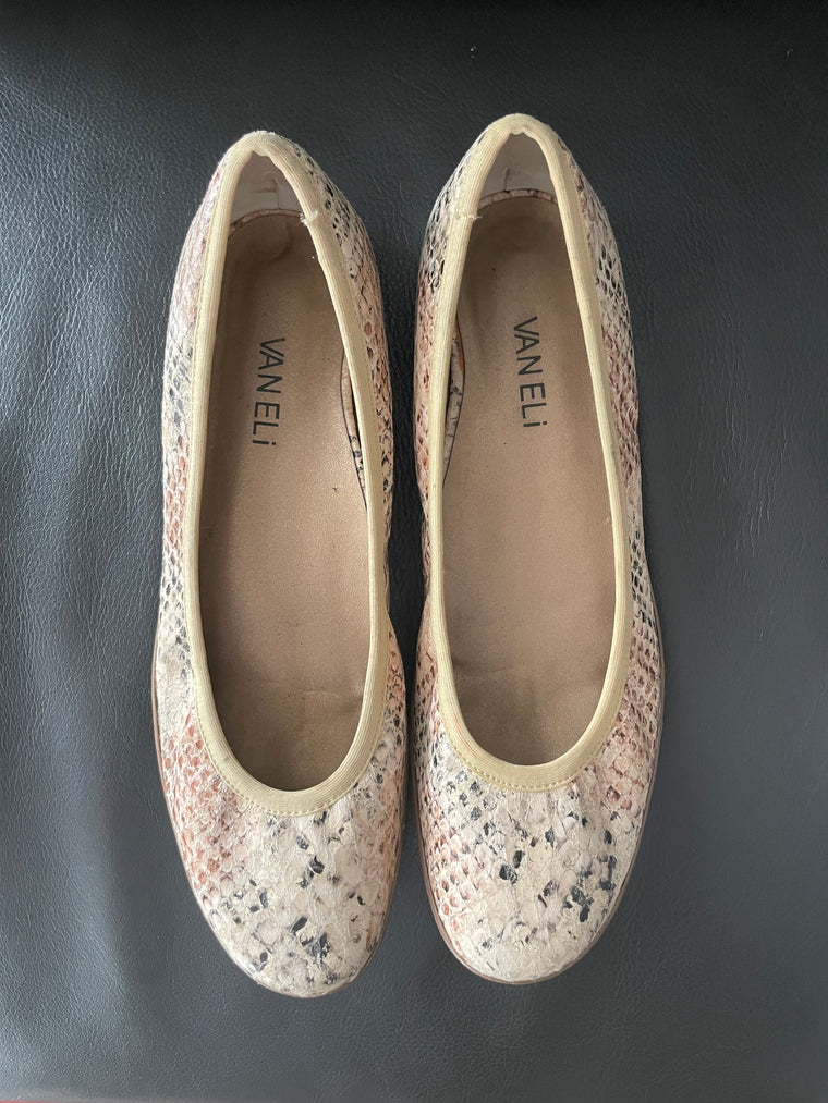 Vaneli Caycee flats. tan snake print