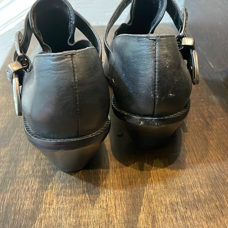 Dingo Embossed Leather Booties