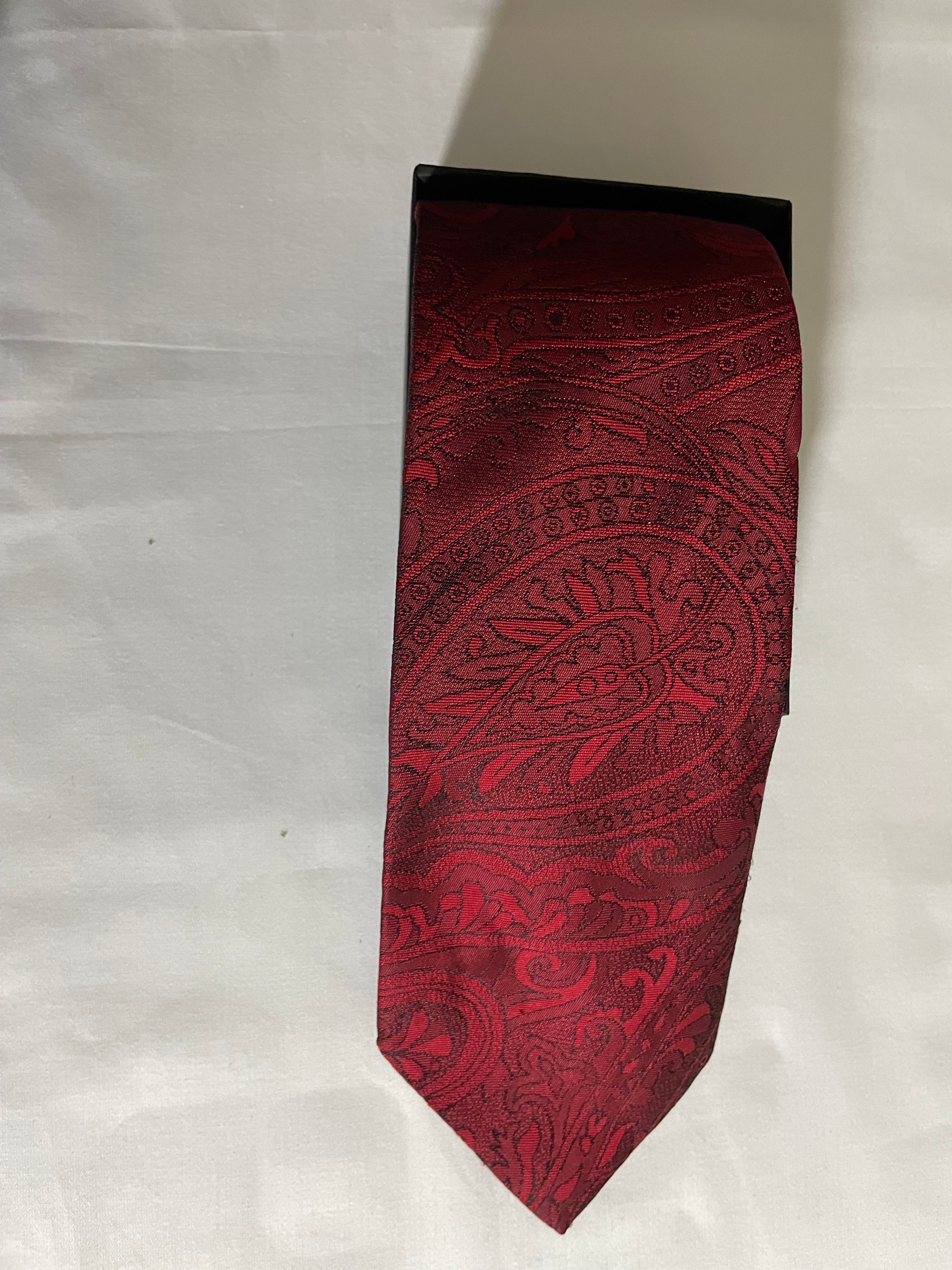 Oscar De La Renta Studio Red Paisley Classic Executive Necktie Tie