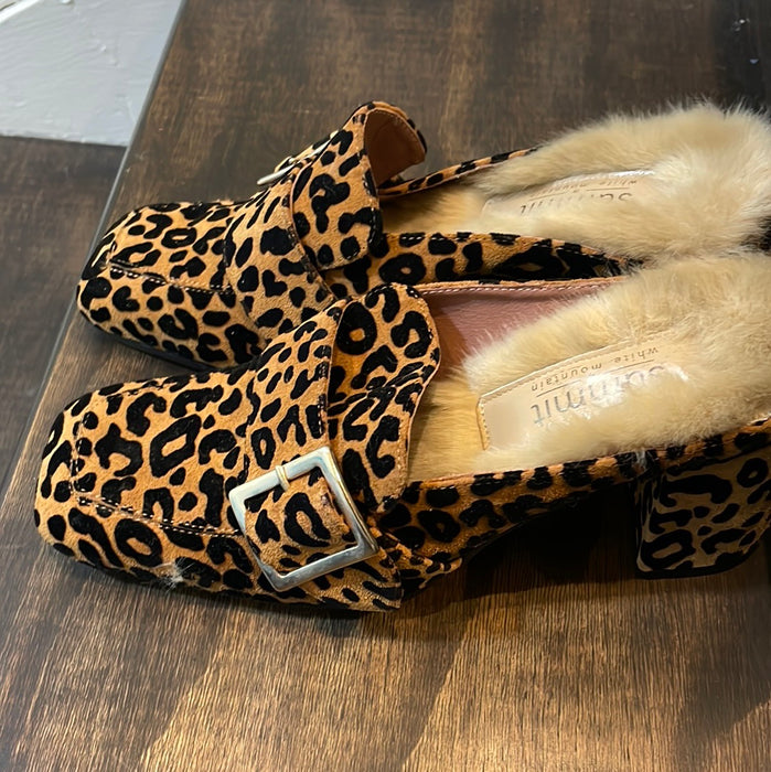 Summit by White Mountain Leopard Print Mules