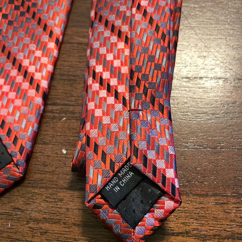 STACY ADAMS Signature Gold Striped Mini Squares 57x3.75 Microfiber Necktie Red