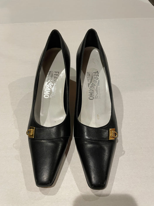 Salvatore Ferragamo woman's size 8 A black pumps business career dress Italy