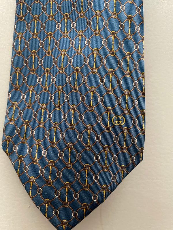 Gucci 100% Silk Luxury Necktie Italy Navy Blue, Red & Gold Chain